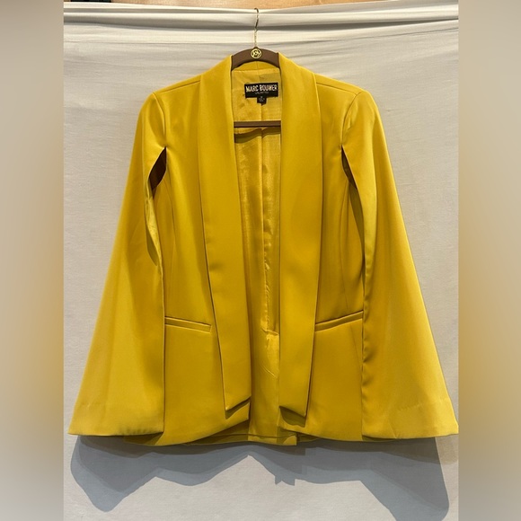 NWOT - Marc Bouwer Unlimited Fancy Yellow Cape Blazer - Size Medium - Picture 1 of 8